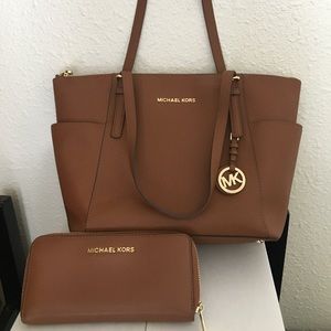 Michael Kors Jet Set Purse and Wallet Set